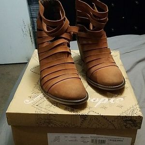NWT Free People Strappy Hybrid Heel Bootie 37